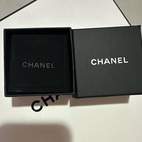 Chanel CC earrings (only one pair) - Picture 3 of 3